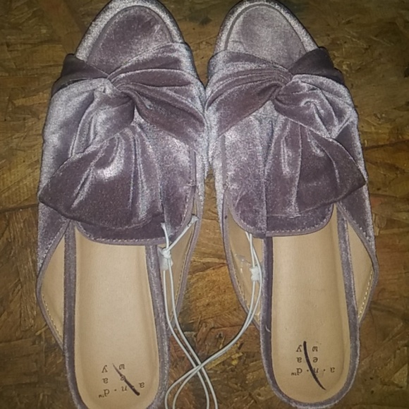 Sandals - Picture 2 of 2